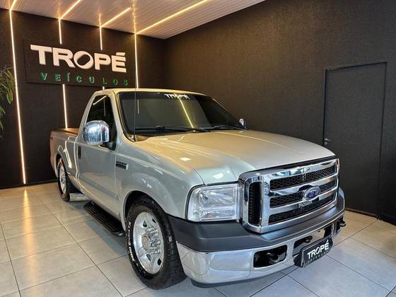 FORD F-250 4.2 XLT 4X2 CS TURBO INTERCOOLER DIESEL 2P MANUAL FORD F-250 4.2 XLT 4X2 CS TURBO INTERCOOLER DIESEL 2P MANUAL